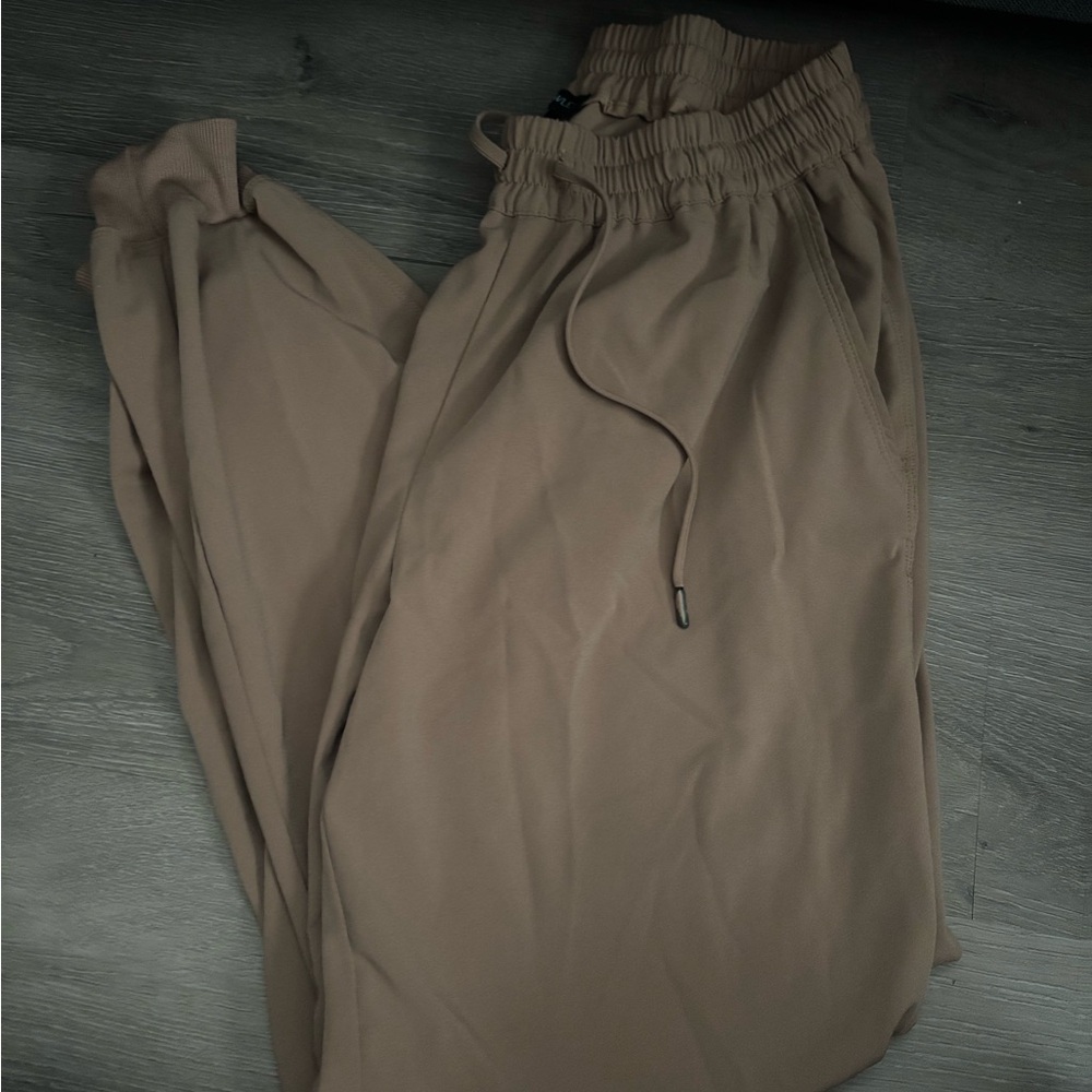 Women’s Tan Pants